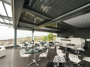 The Bioclimatic Pergola. Dining Al Fresco- In Style, Worry Free