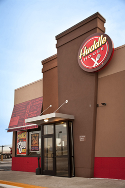 Huddle House Exterior