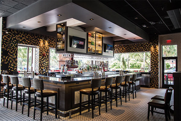 Rd D Tony Roma S Focuses On Experience, Indoor Outdoor Bar