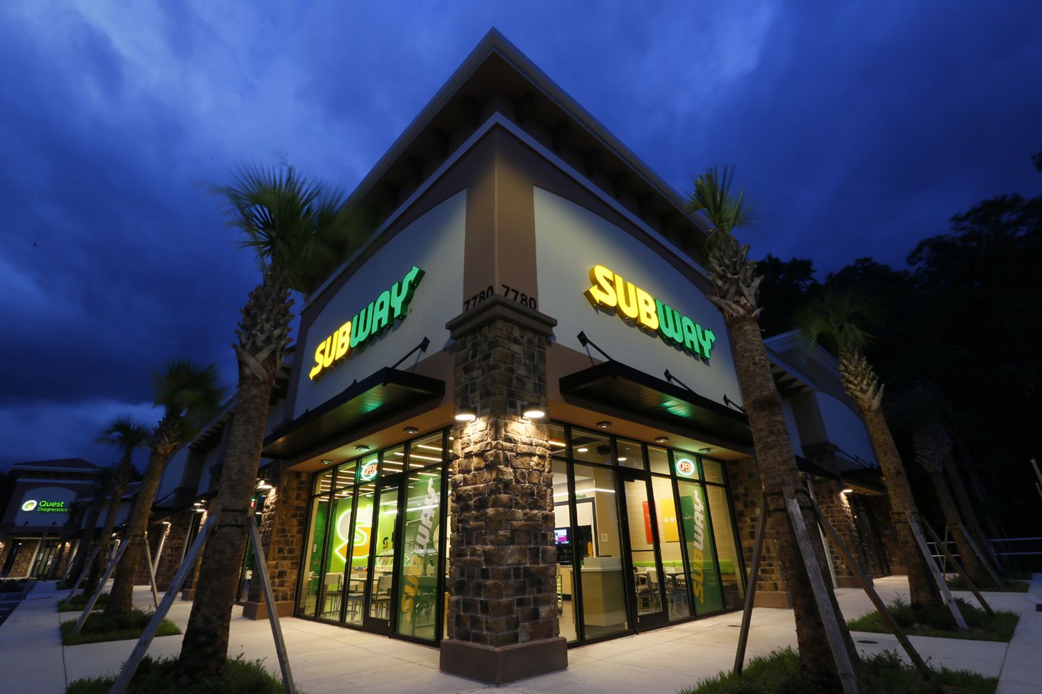 Subway Restaurant exterior view