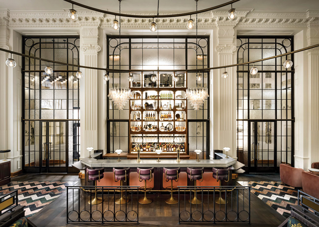 Ideally, bars should be visible upon entrance, like The George at The Fairmont Olympic Hotel in Seattle, designed by MG2 Design. Image courtesy of MG2